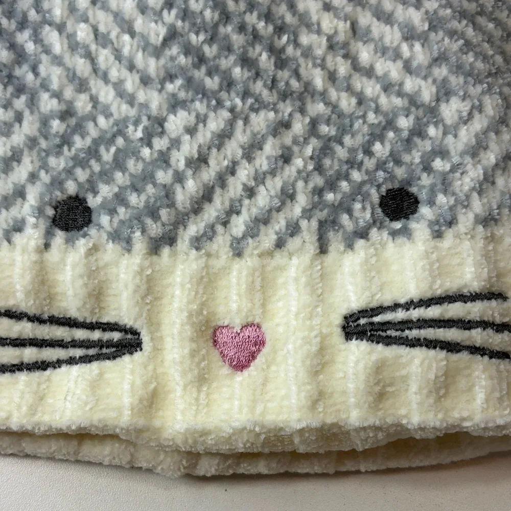 Adorable Gray and Pink Cat Beanie and Mittens Set Kids age 3-6 NWOT